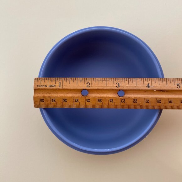 Wedgwood Blue Jasperware Lidded Trinket Box with White Ivy Motif - Picture 8 of 10